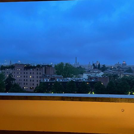 ボローニャAttico Con Vista Spettacolare E Jacuzziアパートメント エクステリア 写真