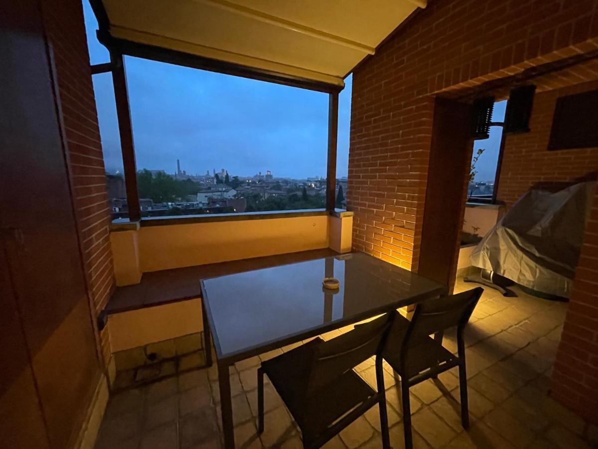 ボローニャAttico Con Vista Spettacolare E Jacuzziアパートメント エクステリア 写真