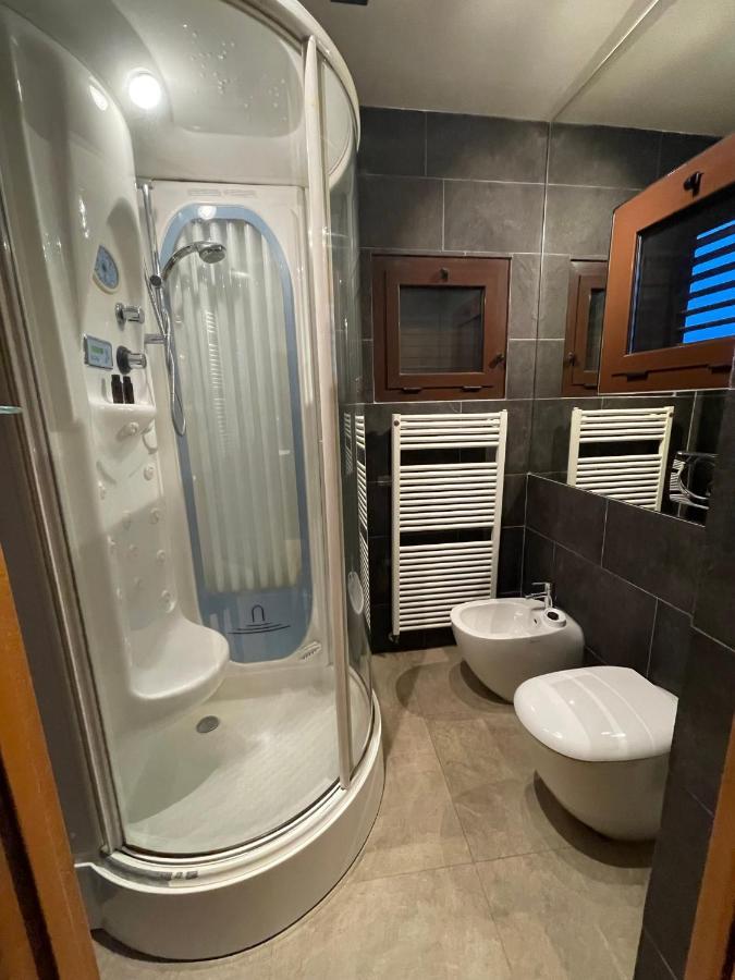 ボローニャAttico Con Vista Spettacolare E Jacuzziアパートメント エクステリア 写真
